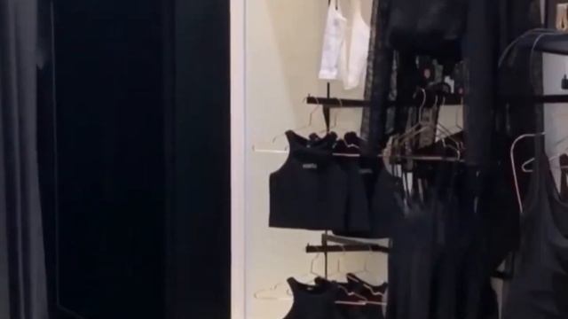 Walking into this week смотреть онлайн