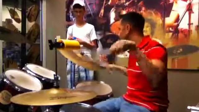 Romeo Drum Test смотреть онлайн