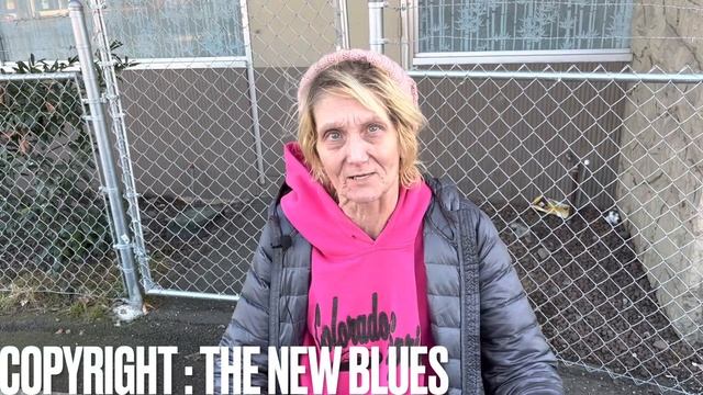 Mindi 55 years old. Her friend took the car they bought together and her dog смотреть онлайн