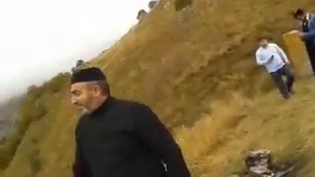 НАШХА БИТРОЙ ИЗ ЯЛХОЙ-МОХКА И Ц1ЕЧОЙ ХЬАМЗАТ В ГОРАХ НАШХА.2 ЧАСТЬ смотреть онлайн