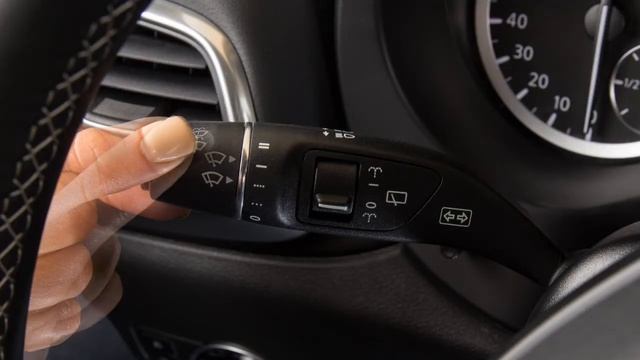 2017 INFINITI QX30 - Windshield Wiper and Washer Controls смотреть онлайн