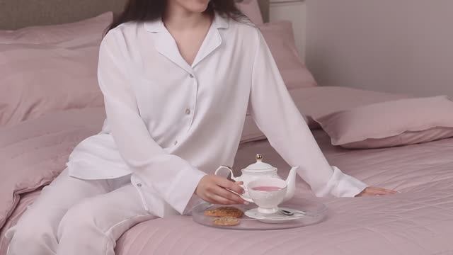 Дизайнерские покрывала - Ultra Satin смотреть онлайн