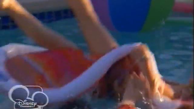 Lemonade Mouth - More than a band смотреть онлайн