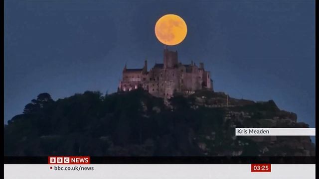 Strawberry Moon seen across England last night (UK) смотреть онлайн