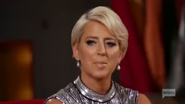 Andy Cohen Calls Out Dorinda Medley for Her Drinking | RHONY Highlights (S12 Ep22) смотреть онлайн