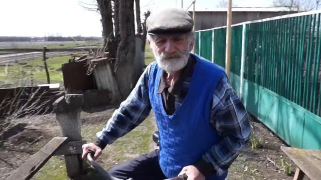 78-летний старик ездит на велосипеде смотреть онлайн