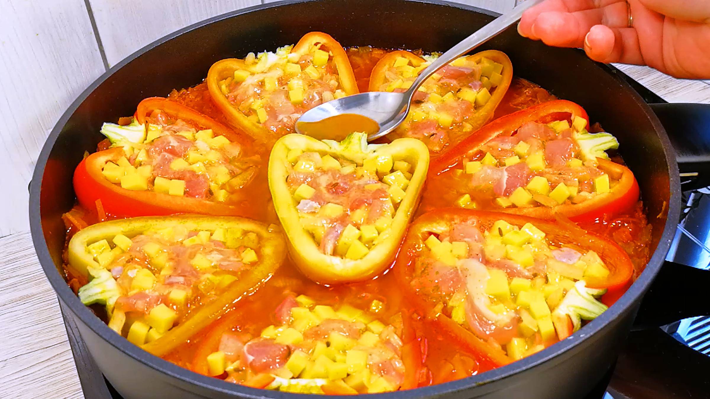 ПОТРЯСАЮЩИЙ Обед НА СКОВОРОДЕ - А Вы ТАК ГОТОВИТЕ? смотреть онлайн