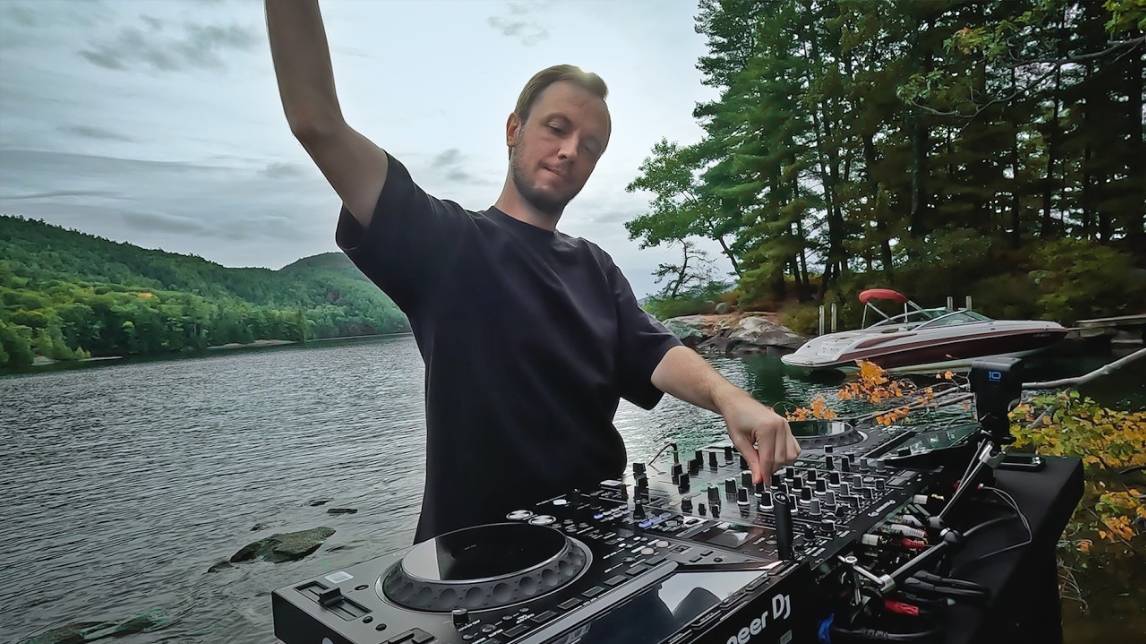 Andrew Rayel Live from Lake George, USA [4K] - FYH Nature смотреть онлайн