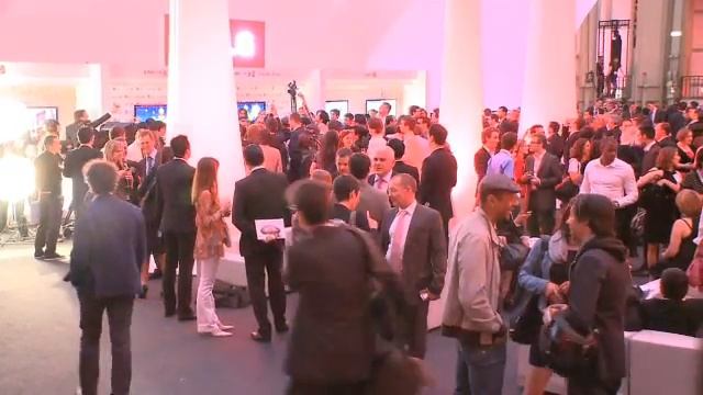 LG Cinema 3D™ Launches in Paris - Inside Le Grand Palais смотреть онлайн