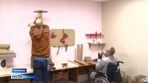 Незрячий мастер из Кемерова делает лежанки для собак, когтеточки и домики для котов