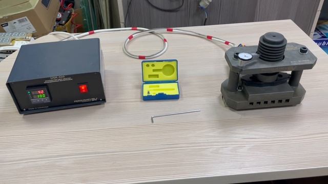 Устройство для сжатия фрикционных материалов USK-500 по ISO 6310-2006