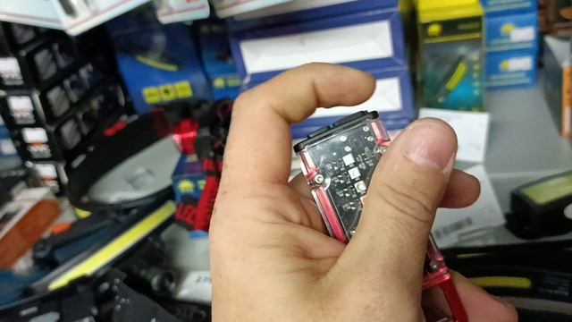 Фонарик брелок открывашка