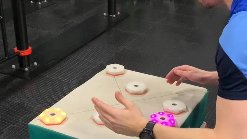 XLiGHT Только фиолетовый / Павел Полуэктов смотреть онлайн