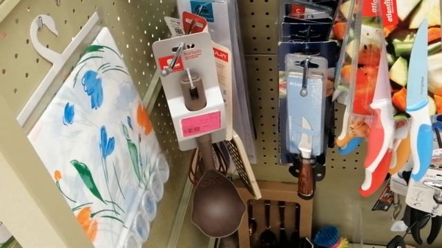 Распродажа в фамилии: одни красные ценники смотреть онлайн
