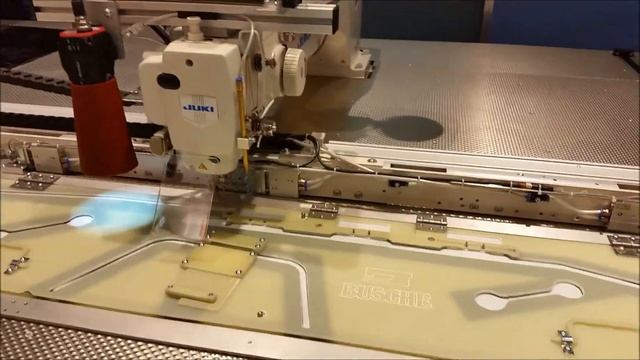 Автоматизированная электронная машина программируемой строчки с большим полем шитья смотреть онлайн