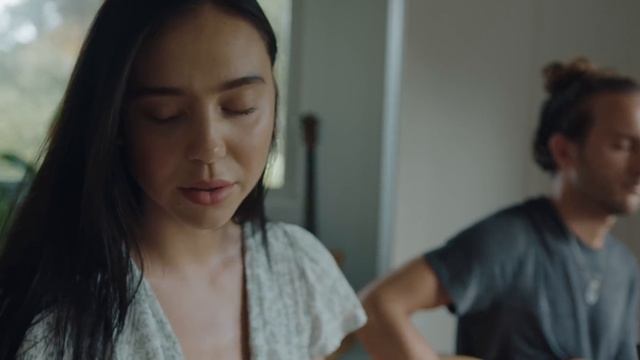 Alexis Ren - Come Back (Live Original) смотреть онлайн