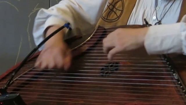 Игра на гуслях - Русский Народный Этнический Инструмент Гусли смотреть онлайн