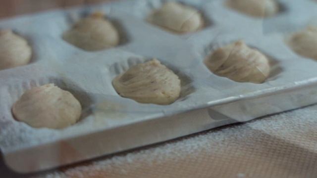 [Showcase] Chocolate Covered French Madeleine Cake (Hazelnut & Matcha Version) смотреть онлайн
