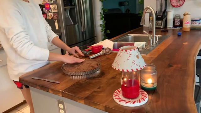 5-Minute EASY + HEALTHY Holiday Recipe | Make a Last Minute Dessert w/ Us! смотреть онлайн