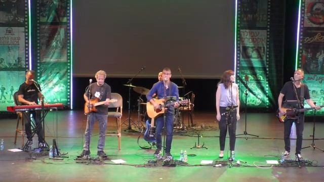 איך הגלגל מסתובב מופע השירים של שמוליק קראוס смотреть онлайн