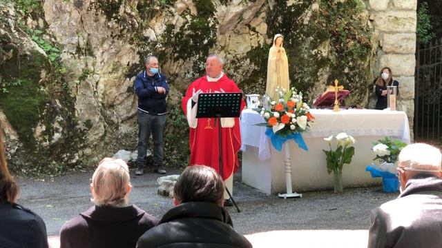 Santa Messa - Conclusione del Mese Mariano - "Grotta" di Busso (CB) - 31 Maggio 2020 смотреть онлайн