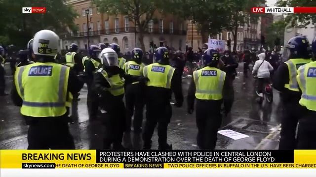 Police being attacked again. Second time this week. Why was this allowed to happen? смотреть онлайн