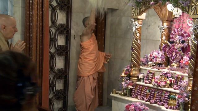 "Deities Greeting" HG SDA ISKCON Riga, LATVIA 2017.05.01. смотреть онлайн