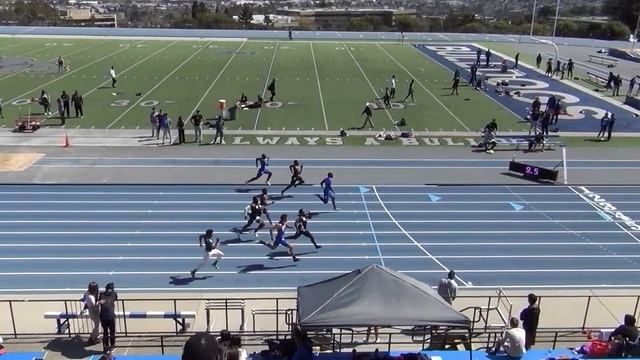 Braffer Morris, Daniel Bessolo and Day'Marr Johnson post season bests in the 100m смотреть онлайн
