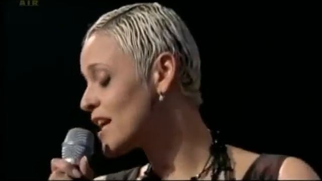 Mariza with Jools Holland "Fly Me To The Moon" смотреть онлайн