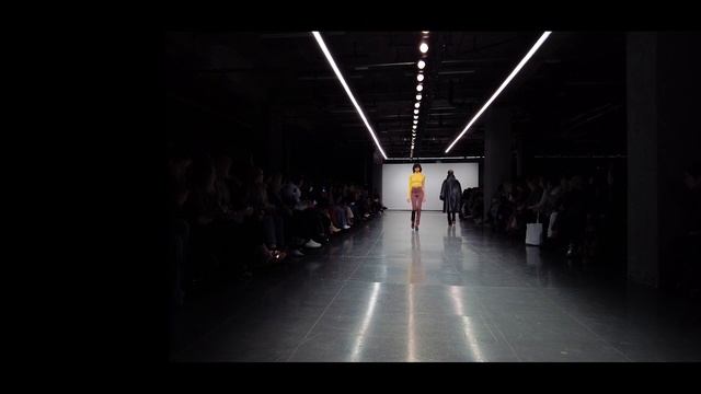 London Fashion Week 2022 || Supriya Lele || The MJ Studio смотреть онлайн