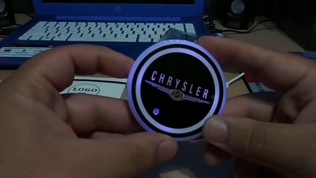 LED cup holder lighting!! Different colors Chrysler logo смотреть онлайн