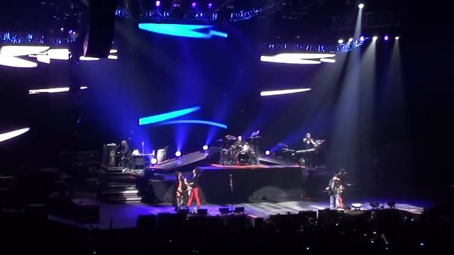 Guns n' Roses live 2012 - Zenith Toulouse - Richard Fortus solo & Live and let die ! [HD] смотреть онлайн