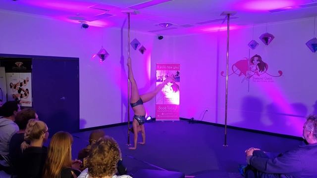 Instructor 'Mary' Solo @ 2018 Shining Diamonds at Diamond Class Pole and Fitness Studio Hobart смотреть онлайн
