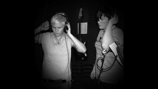 Lara Lewis and Linda Evans I'm tired смотреть онлайн