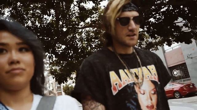 PIXEL TERROR (Bentley) Interview- going to be called Swine Flu, tips on branding, personal doubt смотреть онлайн
