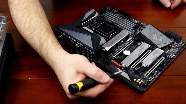 Overview of Aorus Z390 AORUS MASTER with Circuit Analysis смотреть онлайн