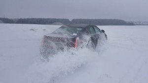 Cadillac Cts 3.6 в поле зимой