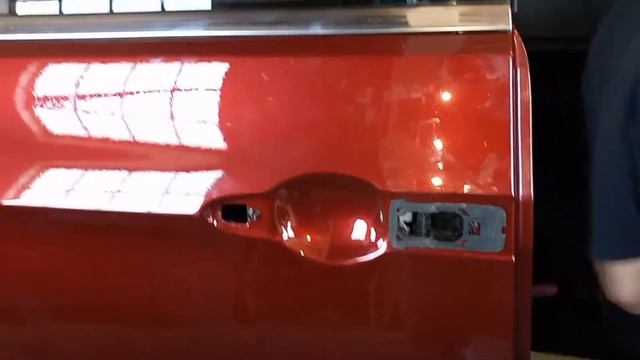 How to Reinstall a Door Handle Once Removed on a Chrysler Pacifica смотреть онлайн