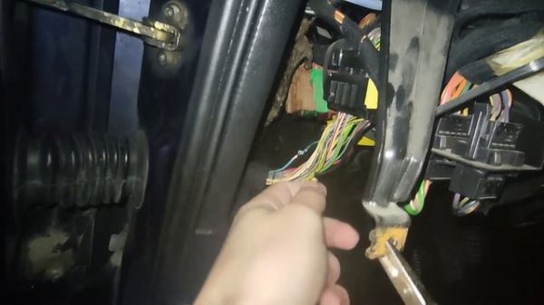 How to install a remote door lock system on Alfa Romeo 146