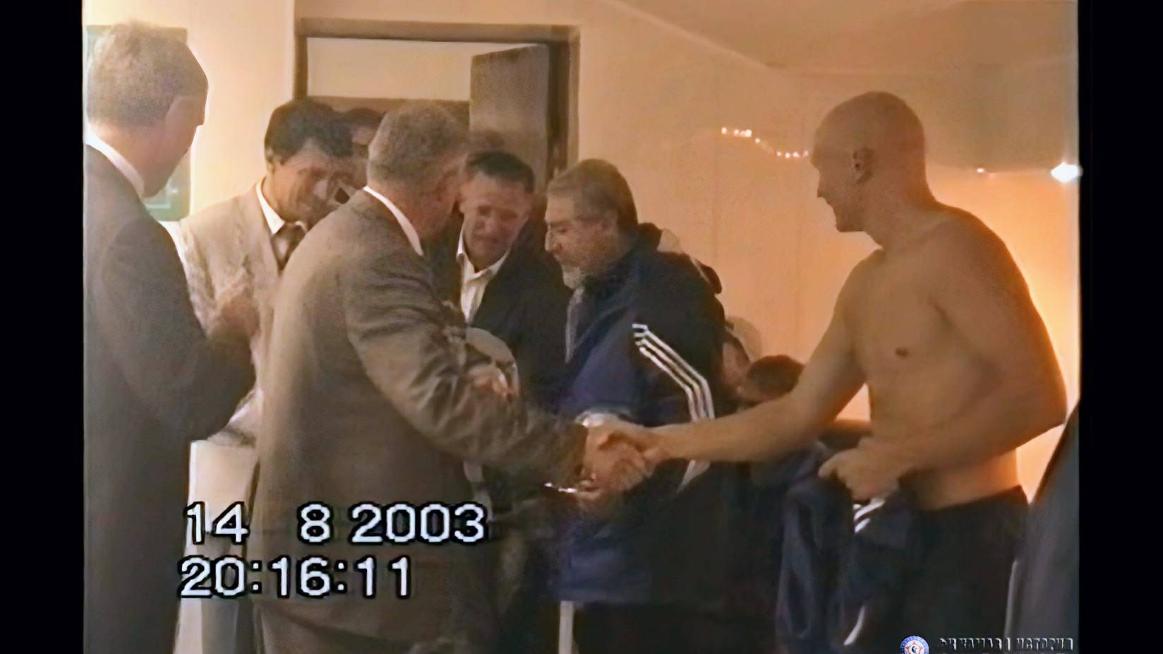 В раздевалке после матча «КАМАЗ» – «Содовик» (Стерлитамак) 1:0. Второй дивизион. 14 августа 2003 г.