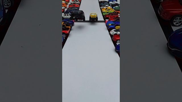 Jeep vs Jeep Race #racecar #race #jeepwrangler #bentley #porsche смотреть онлайн