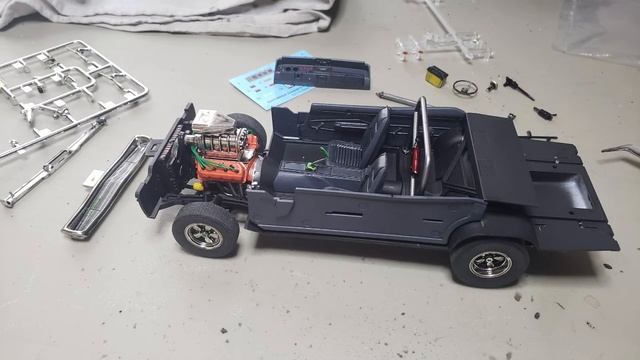 REVELL FAST & FURIOUS Dom's Charger in Sublime green смотреть онлайн