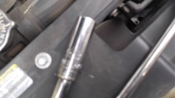 DODGE CALIBER 2008 R/T 2.4L SPARK PLUGS REPLACEMENT