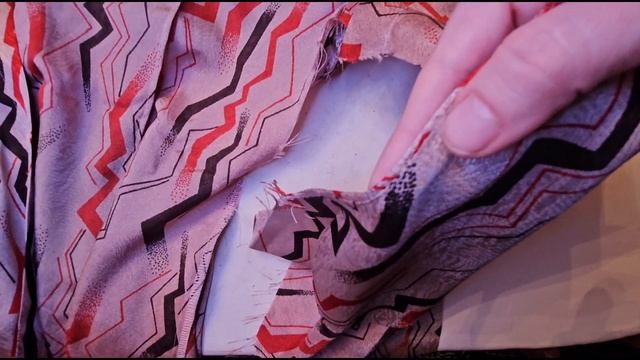 Обработка кармана в шве. Подробное видео. смотреть онлайн