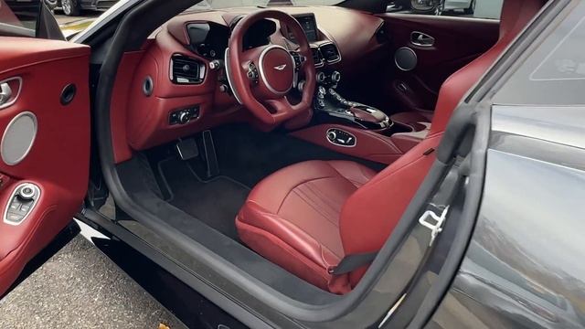 2020 Aston Martin Vantage with Rare color combo! смотреть онлайн