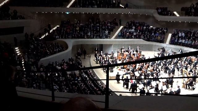 Nobuyuki Tsujii - Kent Nagano - Philharmonic State Orchestra Hamburg - Applause - 2019-10-28 смотреть онлайн