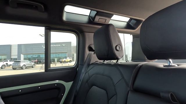 2023 Land Rover Defender 75th Limited Edition 90 VS 110 смотреть онлайн