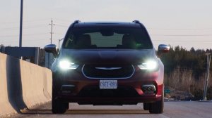 2021 Chrysler Pacifica Pinnacle AWD | Minivan Review | Driving.ca