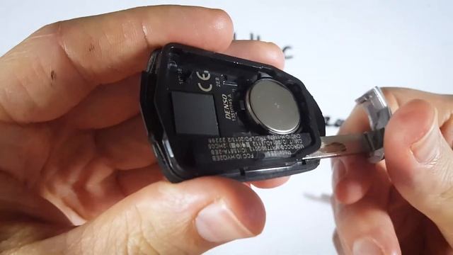 Cadillac XT6 Key Fob Battery Replacement (2020 - 2021)