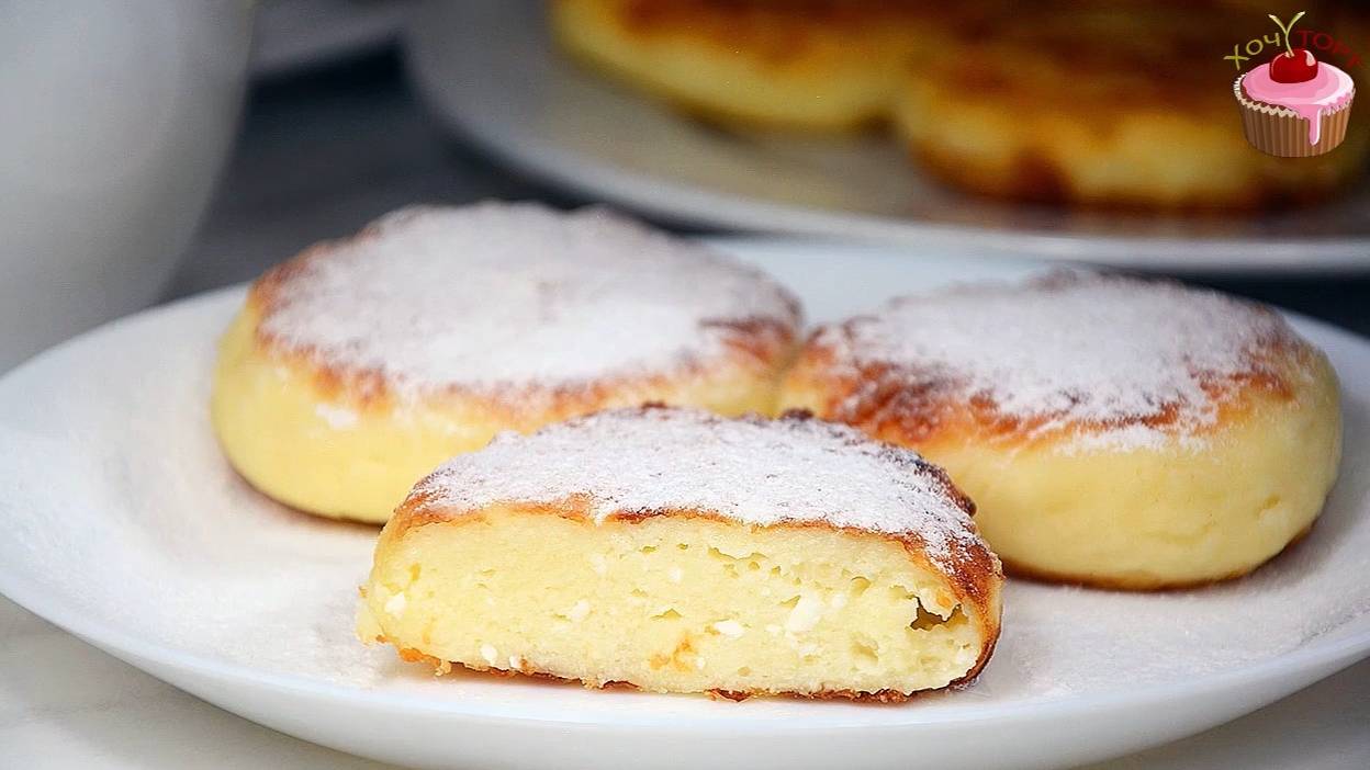 Сырники по этому рецепту всегда получаются! Хорошо держат форму и не расплываются на сковороде 👌 смотреть онлайн